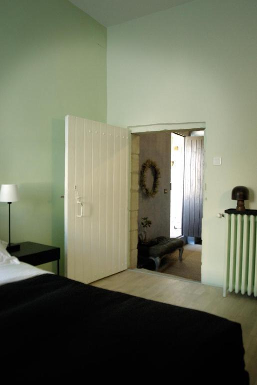 Bed and Breakfast Monte Arena Montaren-et-Saint-Médiers Zimmer foto